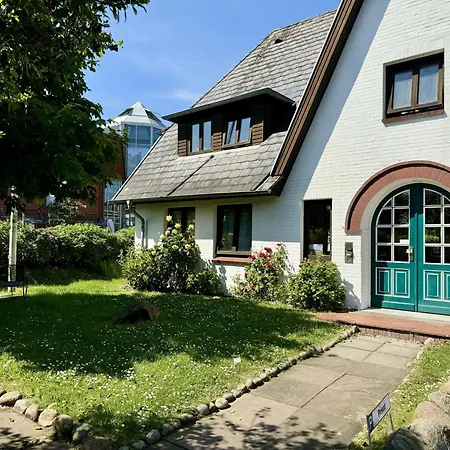 Friesenhaus Maria App 1 Апартаменты *